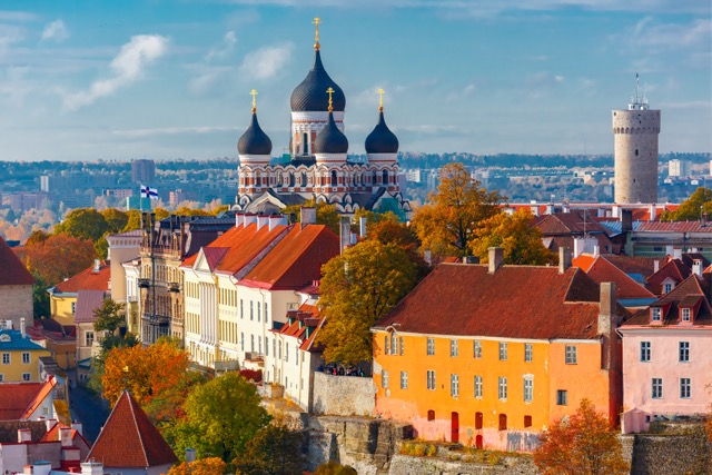 Start-ups and defence experts engaging in workshops at the EUDIS Bootcamp in Tallinn, Estonia.